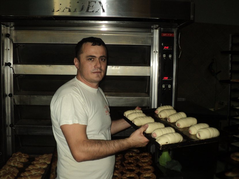 , Ky është shqiptari që ushqen fëmijët me aftësi të kufizuara në Serbi. Në furrën e tij punojnë edhe serbë