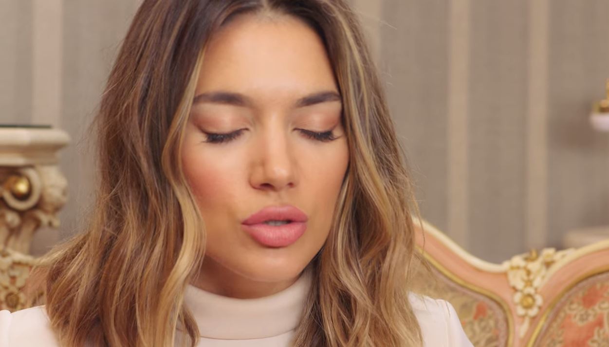 Elvana Gjata publikon versionin akustik të “Forever is Over” (Video