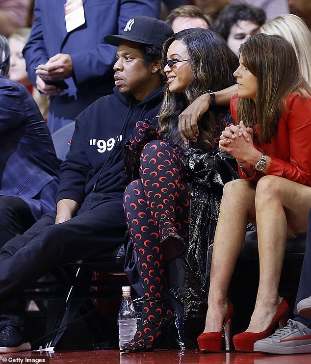 Image result for Beyonce dhe Jay-Z shijojnÃ« njÃ« ndeshje basketbolli