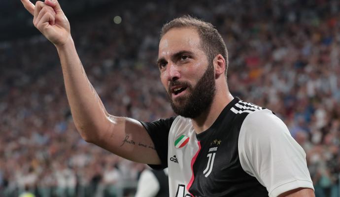 Juventus bindet nga Higuain, i ofron kontratë të re ...