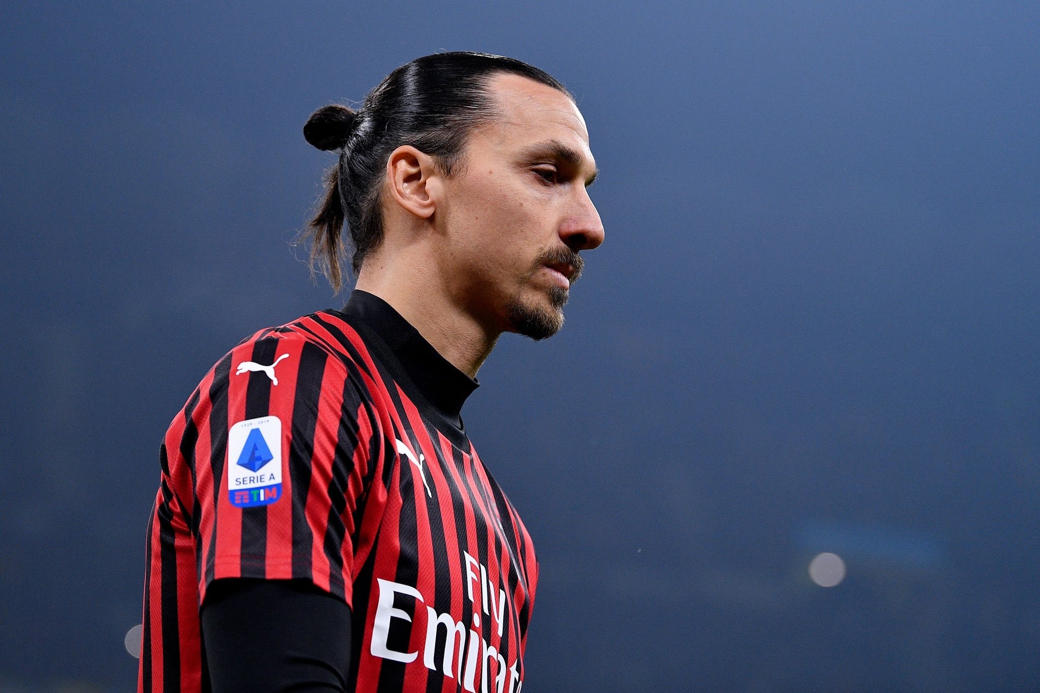 Карьера ибрагимовича. Златан и. Златан Ибраҳимович. Zlatan Ibrahimovic Milan. Златан Ибрагимович злой.