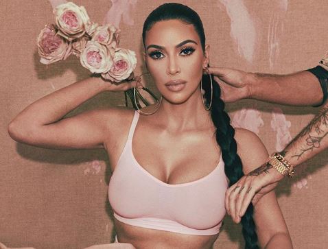 Kim Kardashian kthehet prapa në kohë, kështu dukej në vitet e 90’