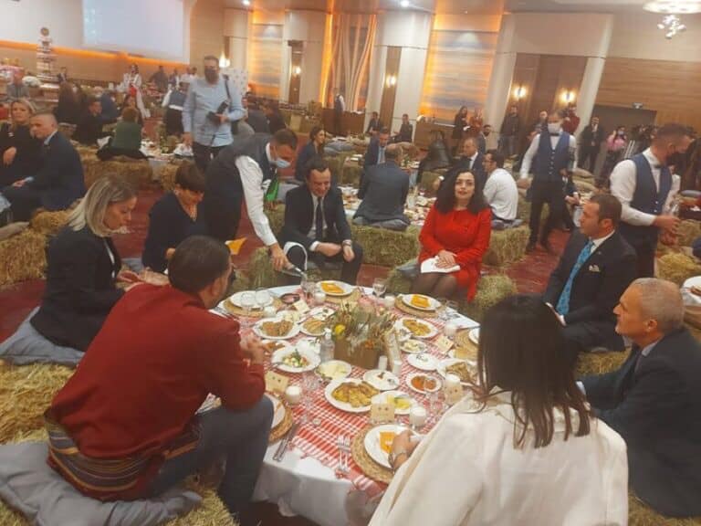 Darka e Lamës: Halil Matoshi: Presidentja shkel Kushtetutën? - BotaPress