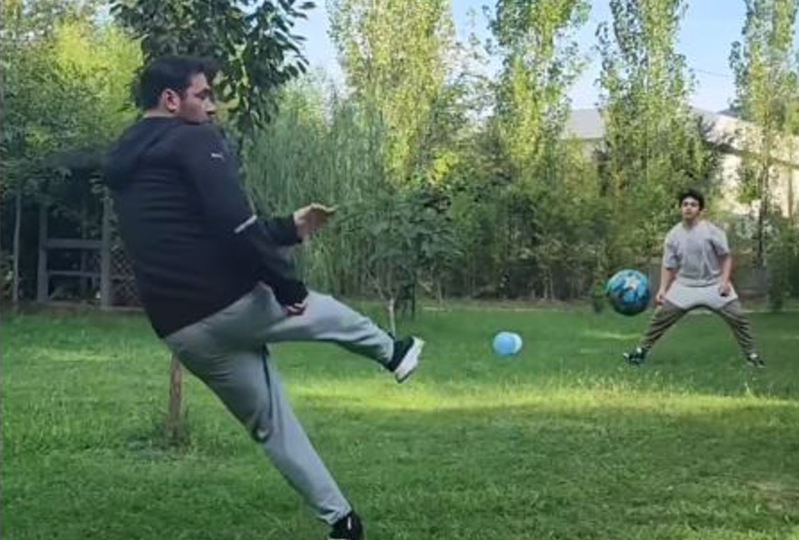 Elvis Naçi qenka futbollist i mirë (video) – Indeksonline.net