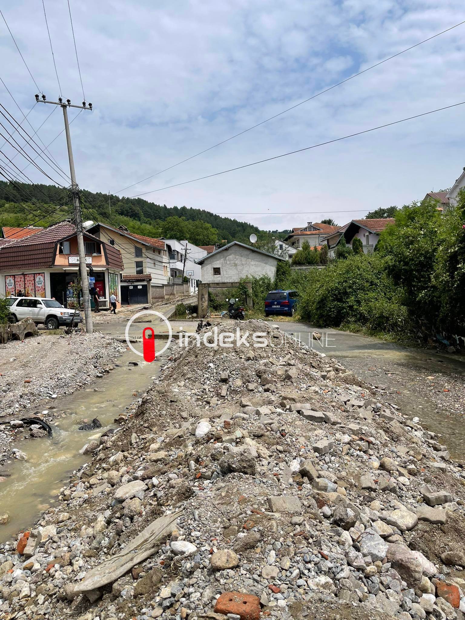 Situatë e rëndë akoma në lagjen e vërshuar në Pejë (Video/foto) – Indeksonline.net