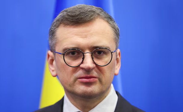 Ministri ukrainas  Amabasada serbe në Ukrainë do të rifillojë punën  mirënjohës Vuçiqit që ra dakord