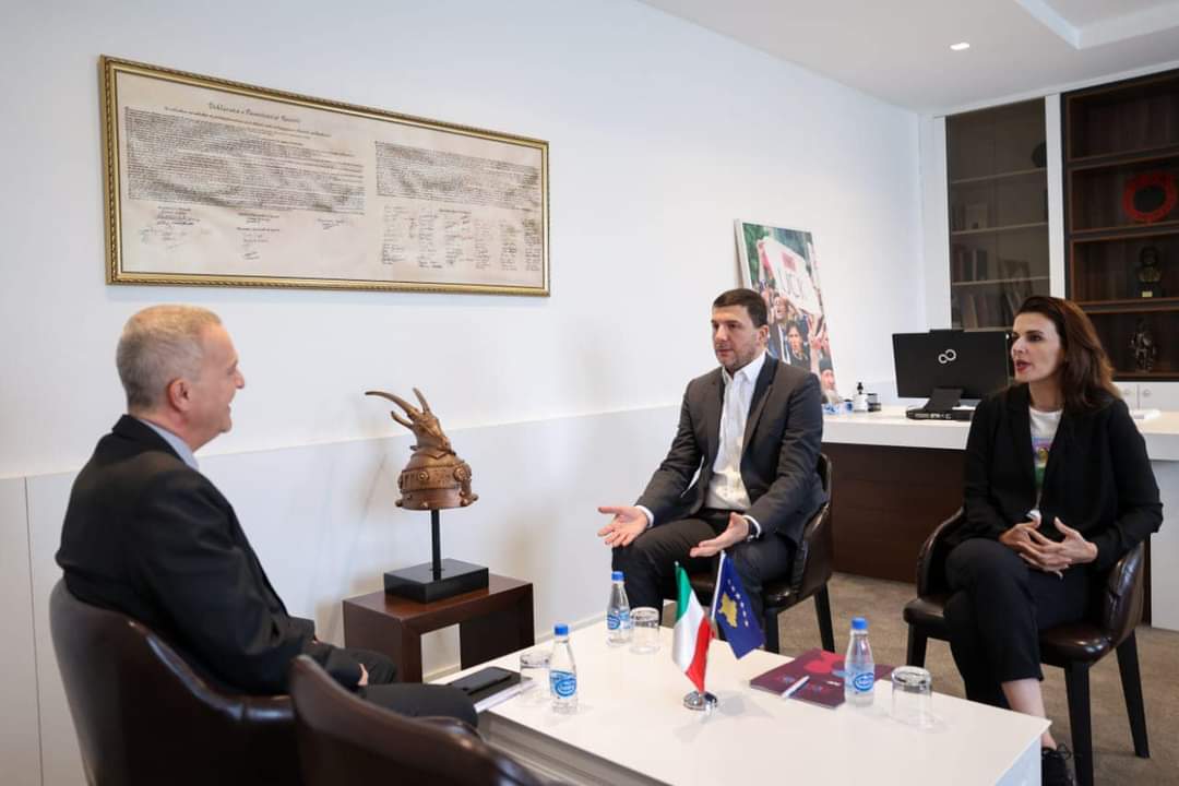 Ambasada italiane thotë se De Riu pati takim produktiv me liderin e PDK së