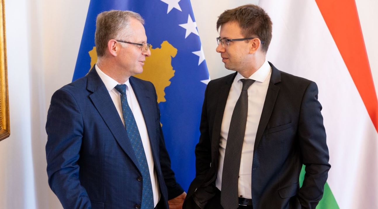 Bislimi dhe ministri hungarez flasin për zgjerimin e BE së