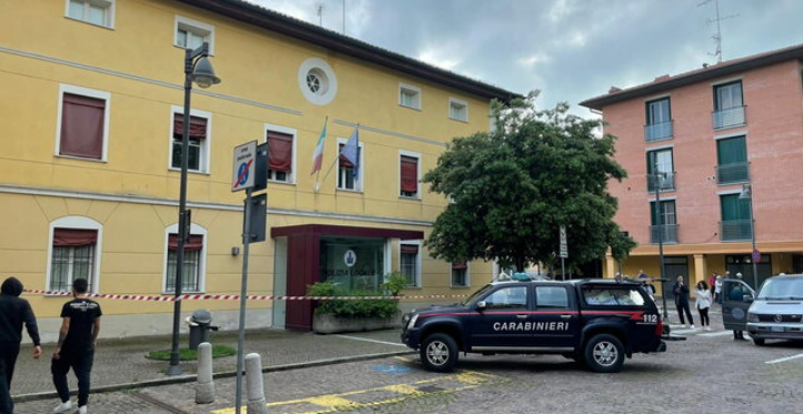 Polici vret ish kolegen në komisariatin e policisë në Itali