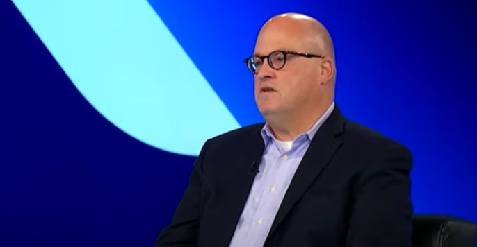 Ish diplomati amerikan Jonathan Moore godet Kurtin  Punoi kundër interesave të SHBA së dhe të vetvetes