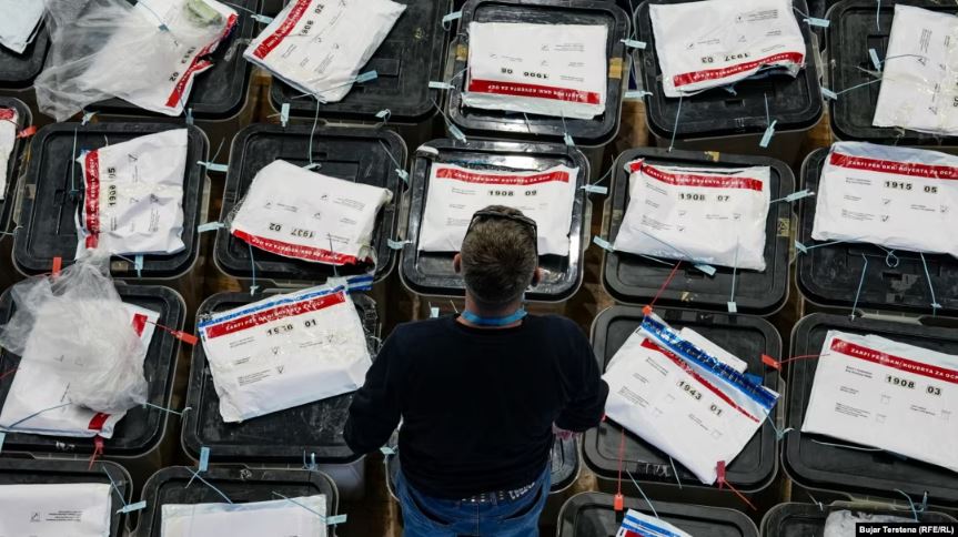 Numërohen votat e para për Asamblistë në Gjakovë  këta emra po prijnë nëpër parti