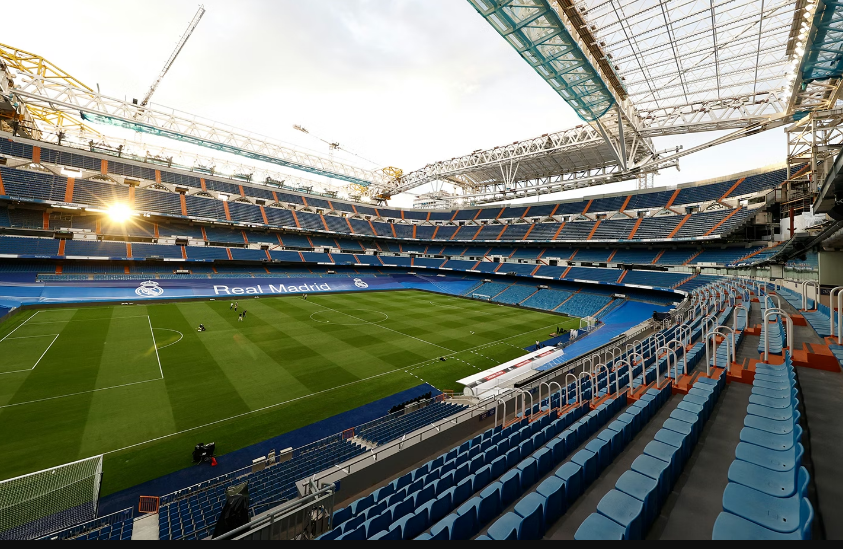 Ndryshon pamja e fushës në  Santiago Bernabeu   kështu se keni parë asnjëherë