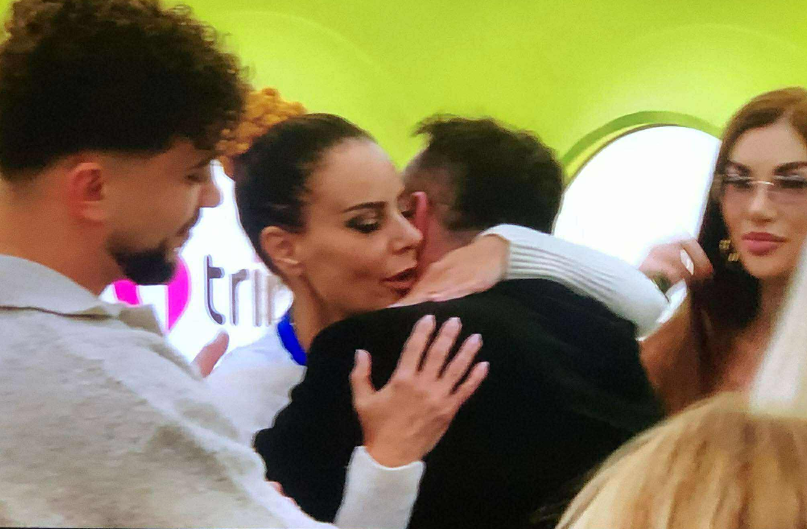 E pabesueshme  një banor lë shtëpinë e Big Brother pas vetëm një nate të kaluar