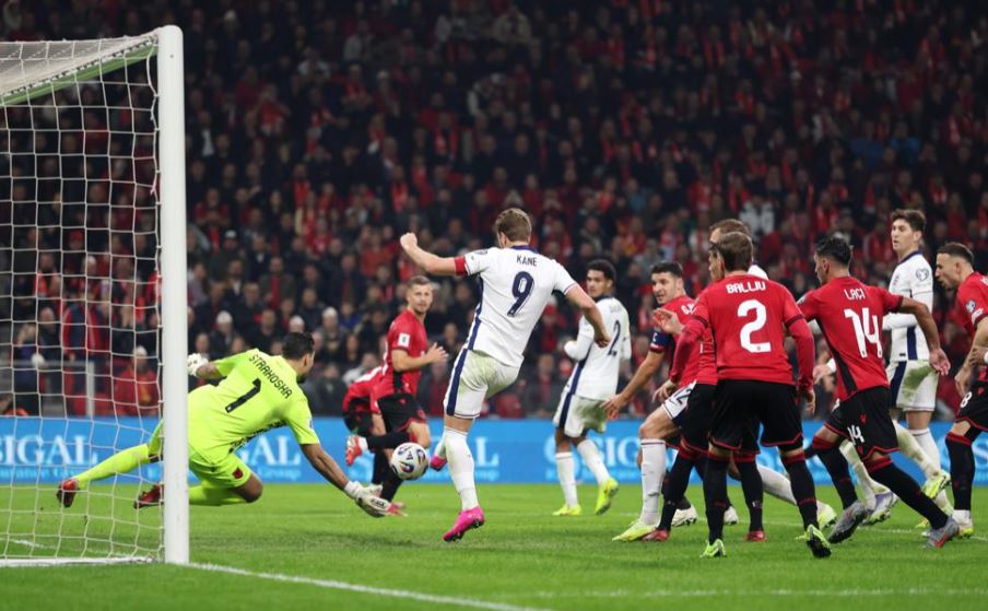 Anglia e fortë  Shqipëria pranon veç dy gola në  Air Albania 