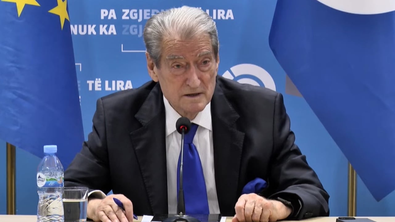 Veliaj rikthehet në detyrë  Berisha  Kushtetuesja zbatoi ligjin