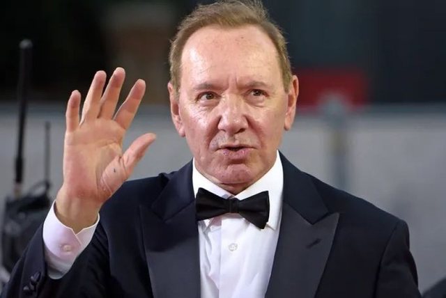 kevin-spacey-pranon-se-nuk-ka-para-e-as-shtepi