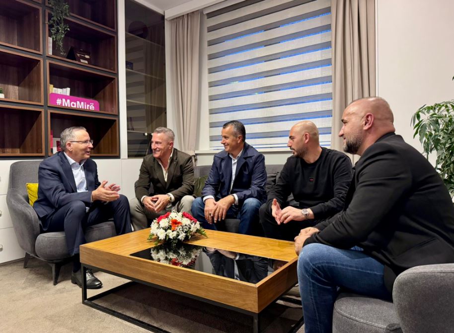 Hamza pret në takimin Ragip Xhakën e strukturat e PDK së në Zvicër  Kontributi i mërgatës për Kosovën kalon çdo kufi