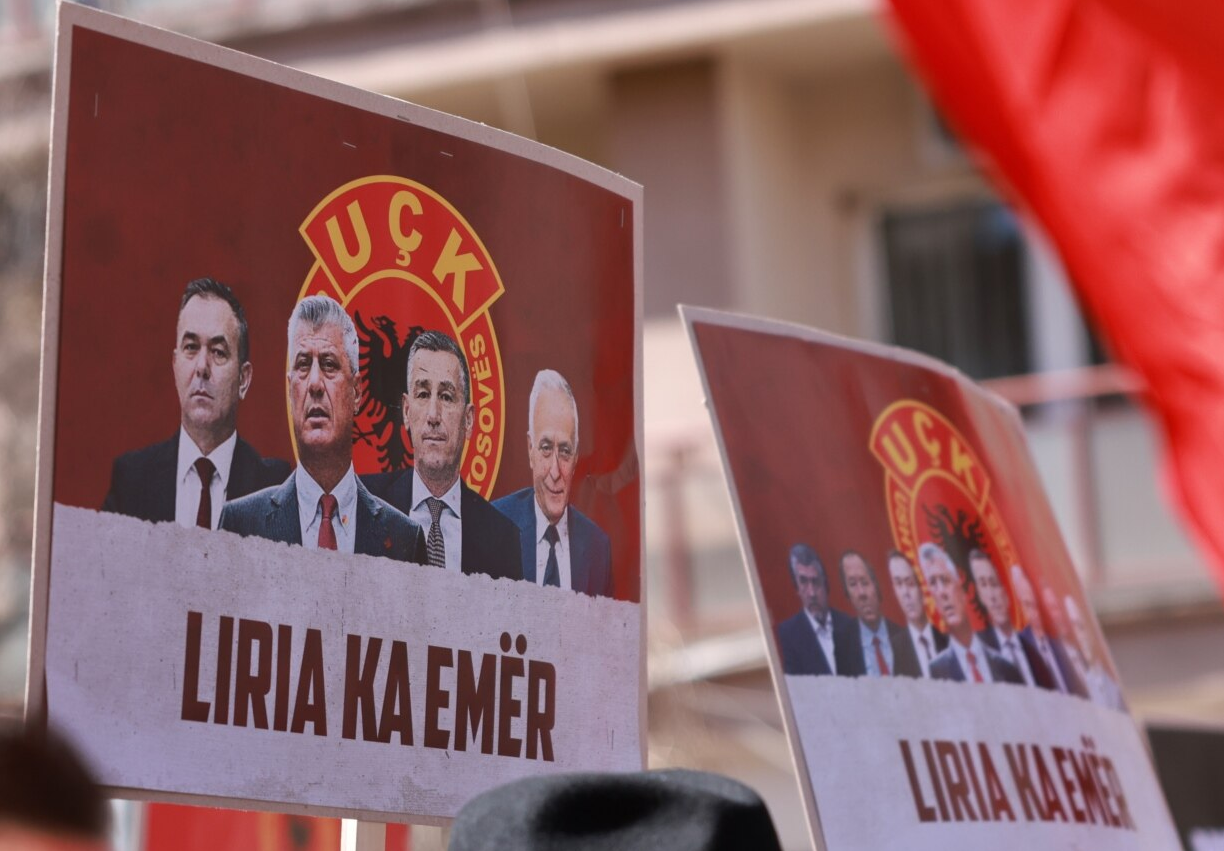 rreth-6-mije-protestues-pritet-te-marrin-pjese-ne-protesten-e-ovl-uck-se-ne-strasburg