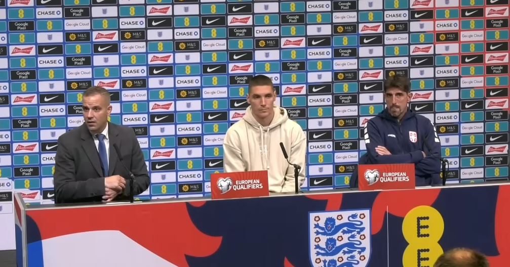 Anglezët poshtërojnë trajnerin e Serbisë  nuk i shkuan në konferencë