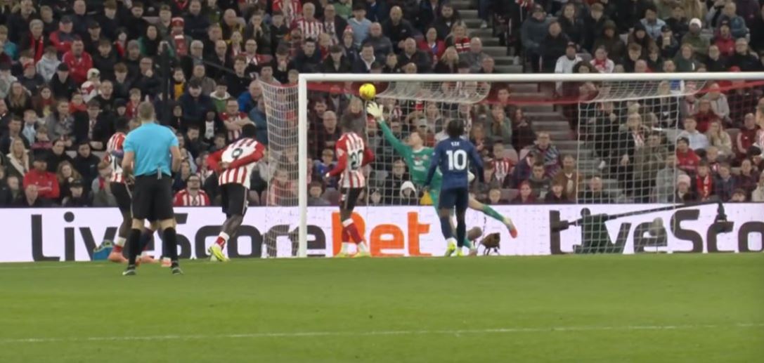 Trossard shënon supergol  Arsenali në epërsi ndaj Sunderlandit