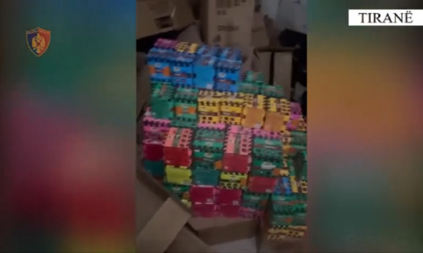 Policia e Shtetit sekuestron qindra fishekzjarrë në Tiranë
