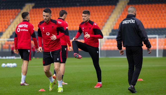 Shqiptarët në top formë  gola e asiste nga lojtarët e Kombëtares