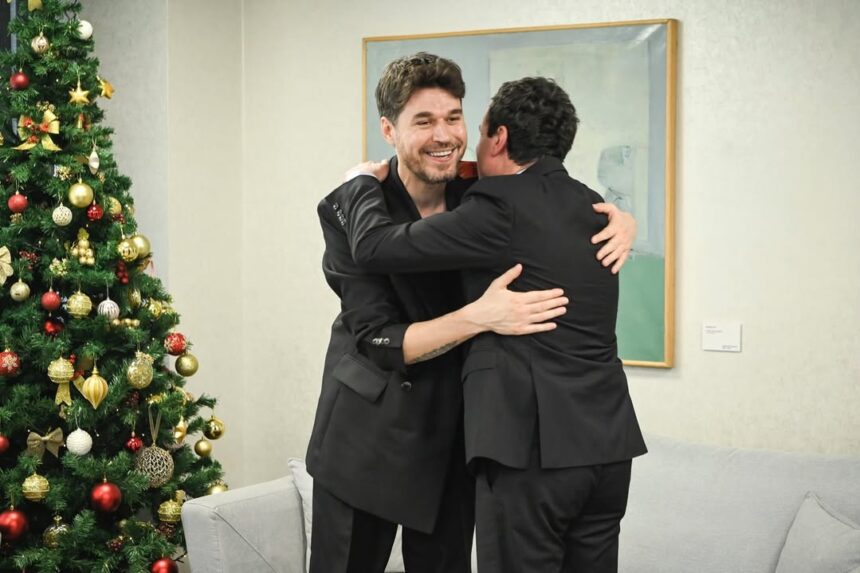 Kurti takohet me Alban Skënderajn  e përgëzon për koncertet