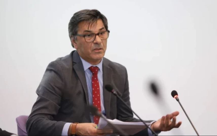 Kryeziu  Një anëtare e KQZ së ka paralajmëruar dorëheqje për shkak të presioni  sinjal alarmues