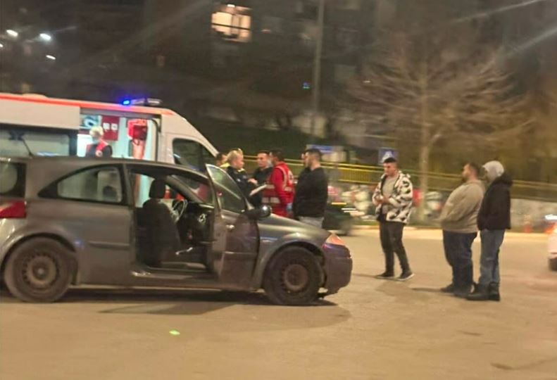 aksident-te-rruga-b-ne-prishtine-ne-vend-te-ngjarjes-arrijne-policia-dhe-ambulanca