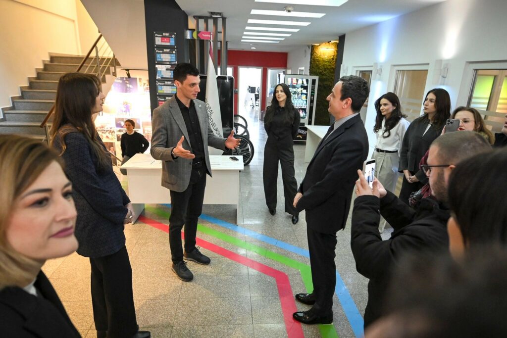 Eksporti i TIK ut pesëfishohet  Kurti  Teknologjia po bëhet motor i rritjes ekonomike