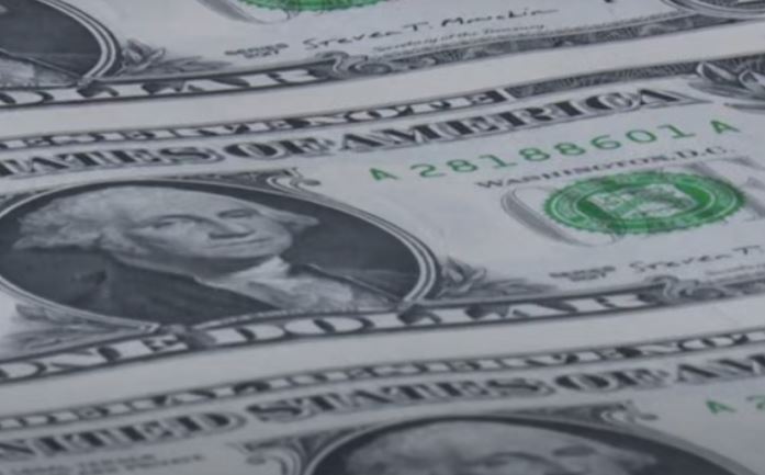 Dollari i dobët godet Europën  Kërkohet ndërhyrja e Bankës Qendrore Europiane  do prekë rritjen ekonomike