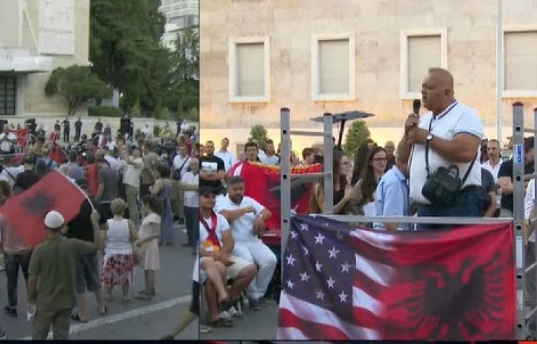 qytetaret-ne-shqiperi-ne-diten-e-53-te-te-protestes