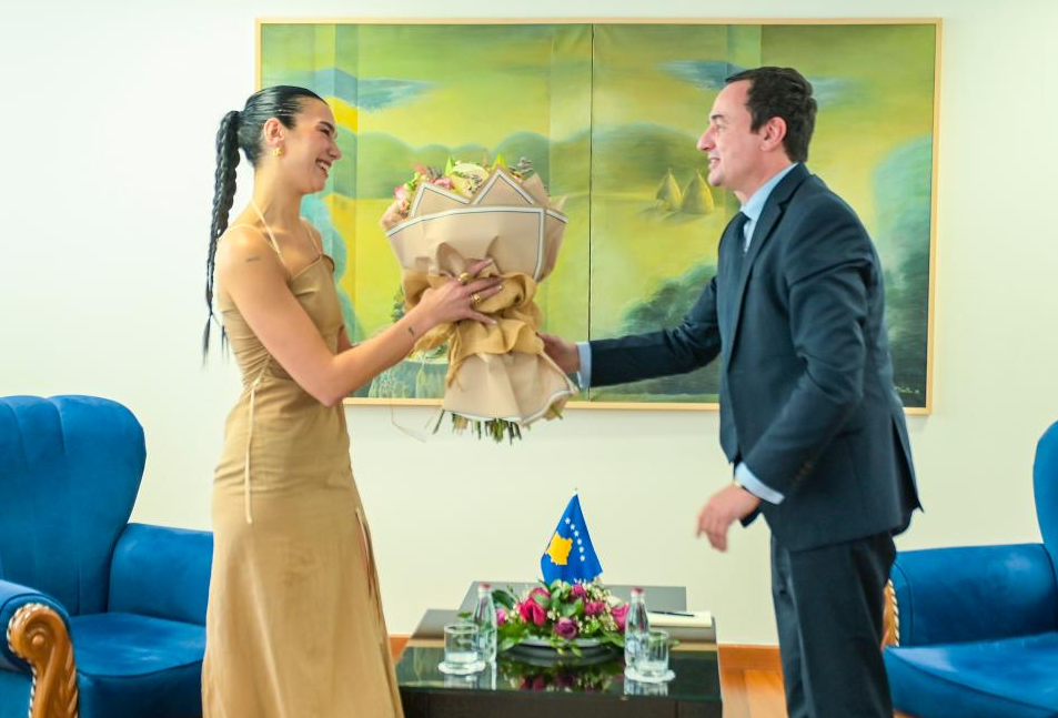 Kurti uron Dua Lipën për  Sunny Hill   Është bërë një nga ngjarjet kryesore kulturore të Kosovës