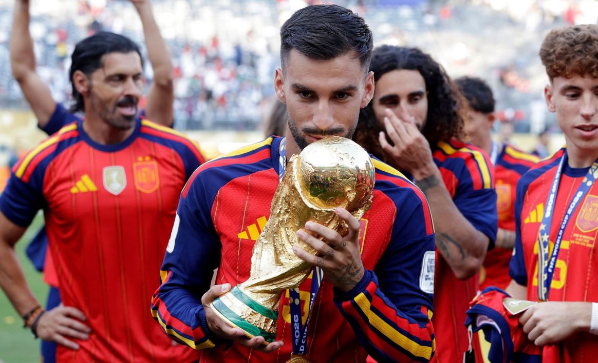 Alejandro Baena futet në histori të futbollit 