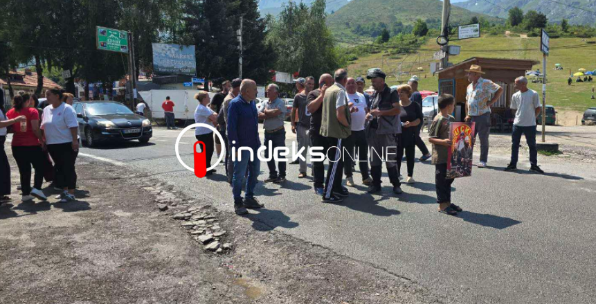 na-lini-te-punojme-shitesit-ambulante-ne-prevalle-dalin-ne-proteste