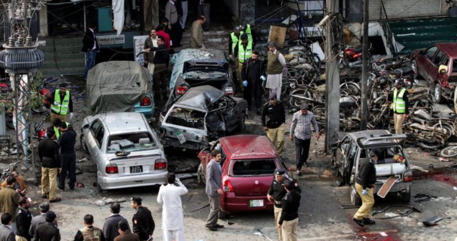 te-pakten-14-te-vrare-disa-te-plagosur-pas-nje-sulmi-vetevrases-ne-pakistan
